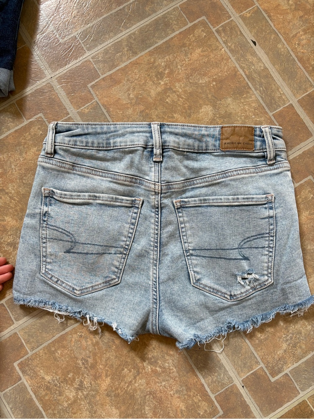 American eagle Light Wash Distressed Women's Denim Shorts - Picture 2 of 3